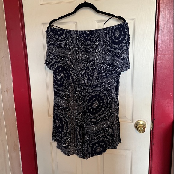 Navy & White Paisley Romper - Picture 6 of 6